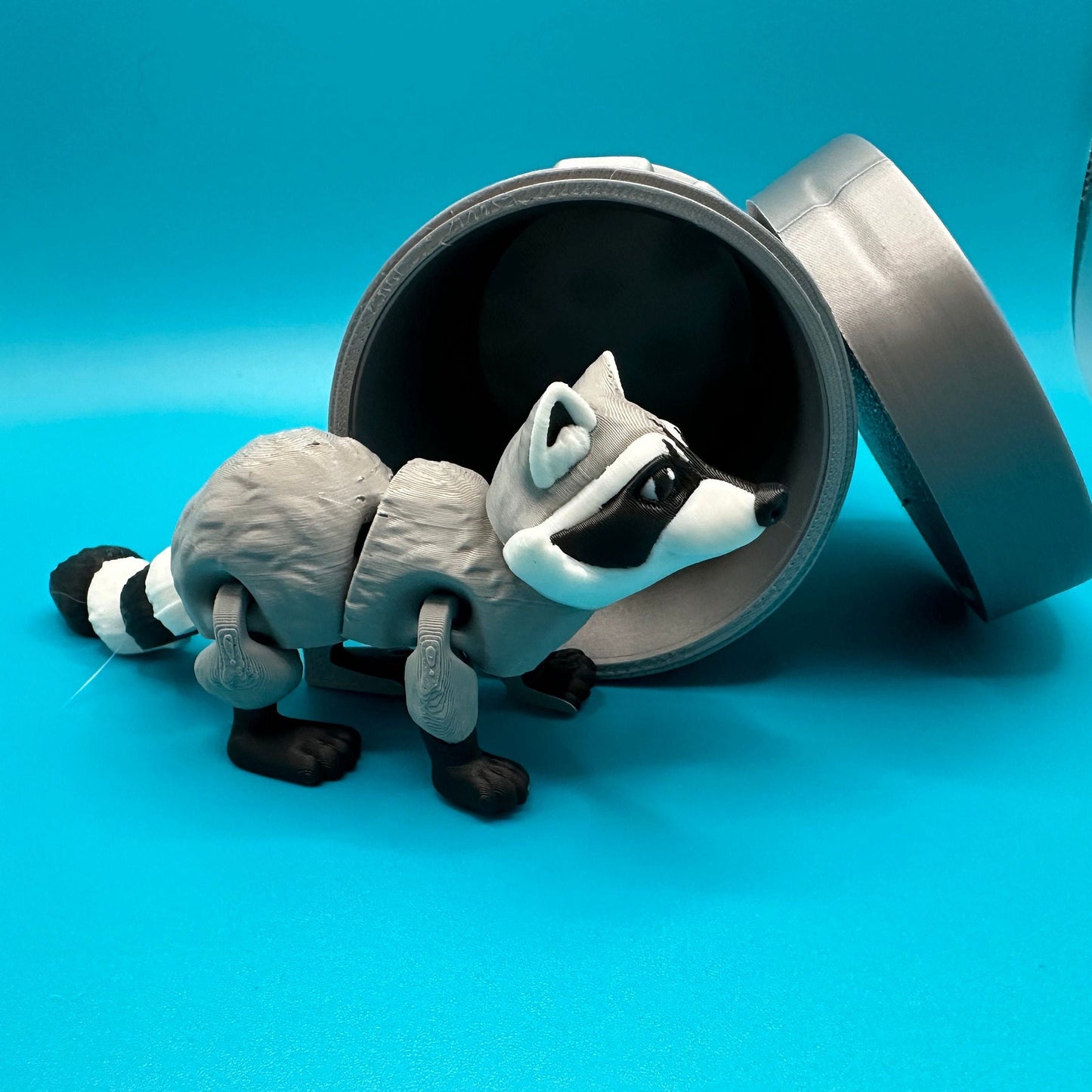 3D Printed Raccoon w/ Matching Trash Can | Printverse